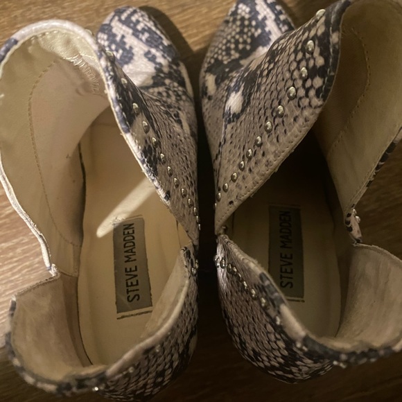 Steve Madden Rookie Snakeskin Bootie - Picture 4 of 4